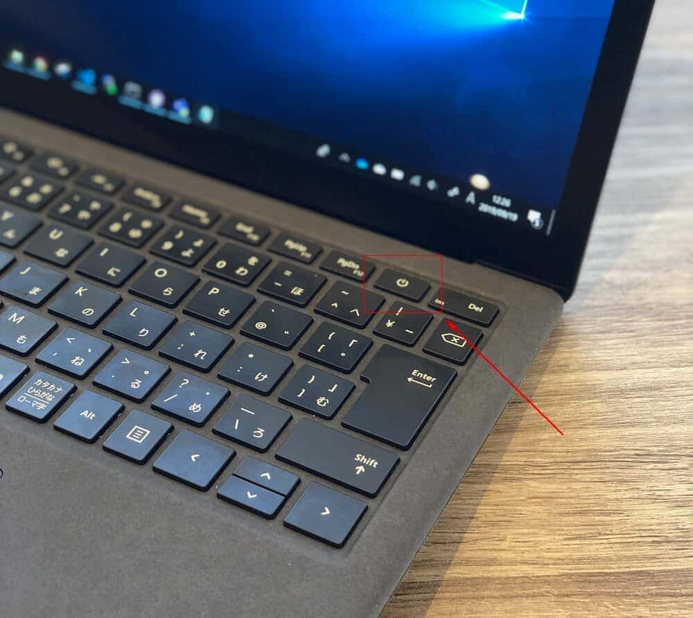 Surface Laptop2 電源ボタン