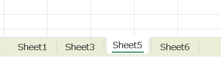 選択した3つのシートが非表示になった